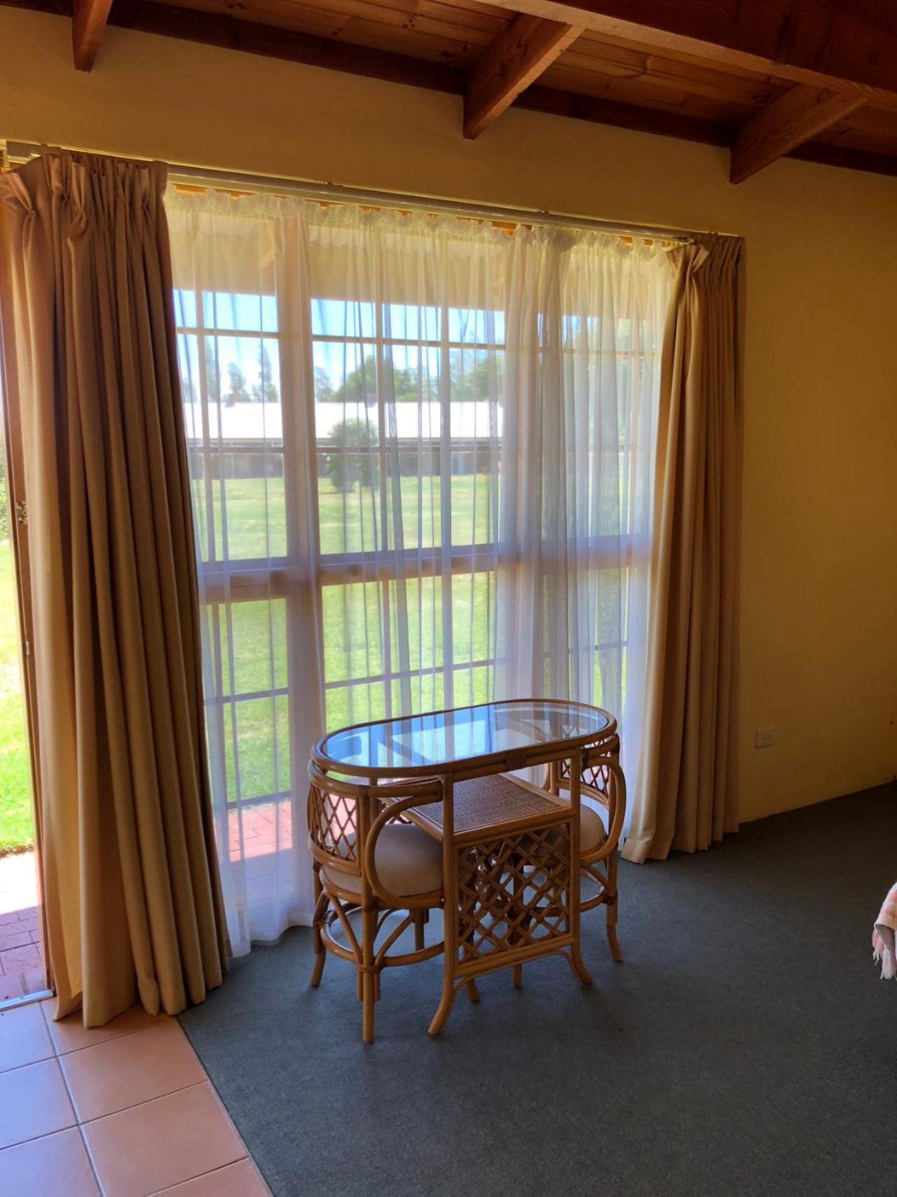 Coonawarra Place Motor Inn Exterior photo