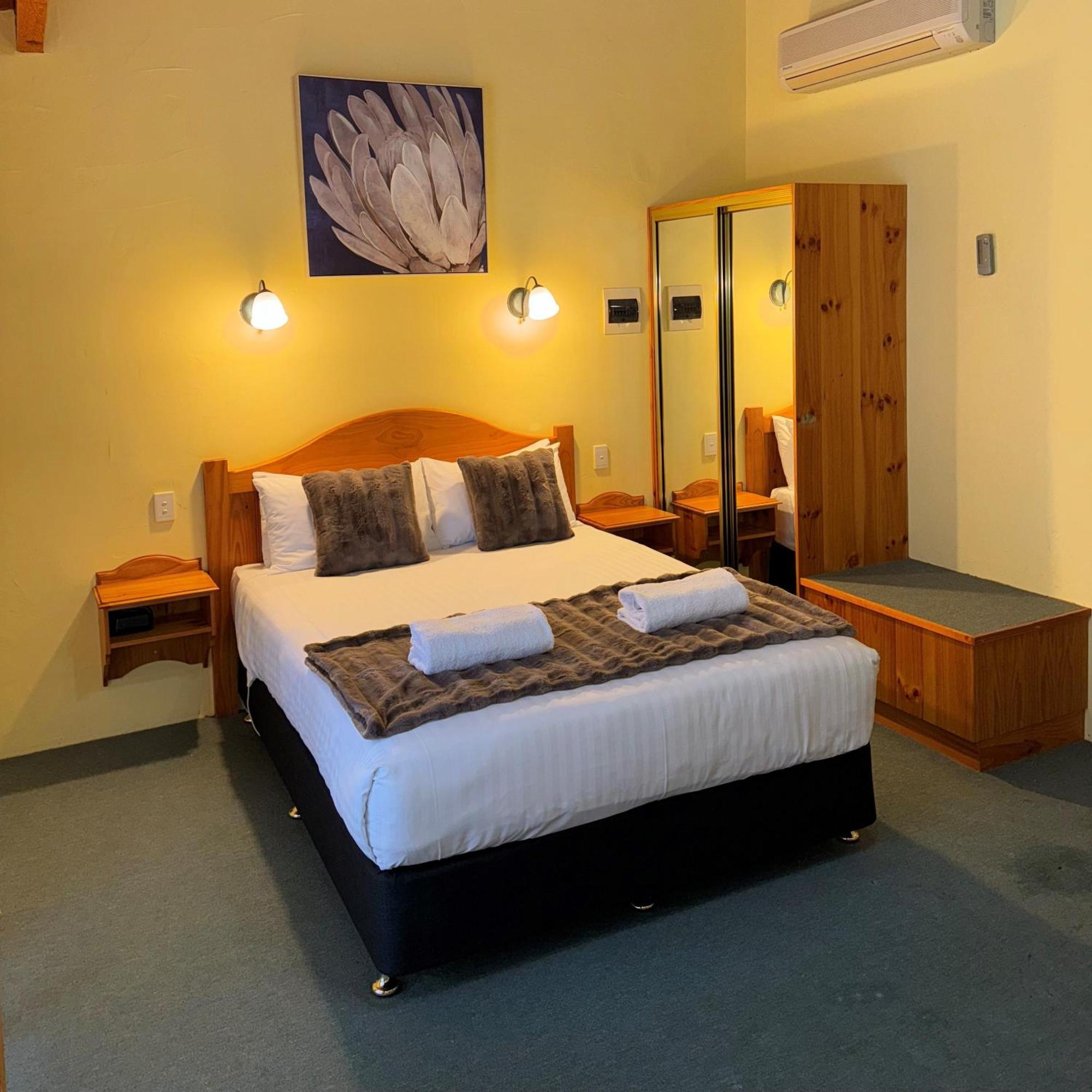 Coonawarra Place Motor Inn Exterior photo
