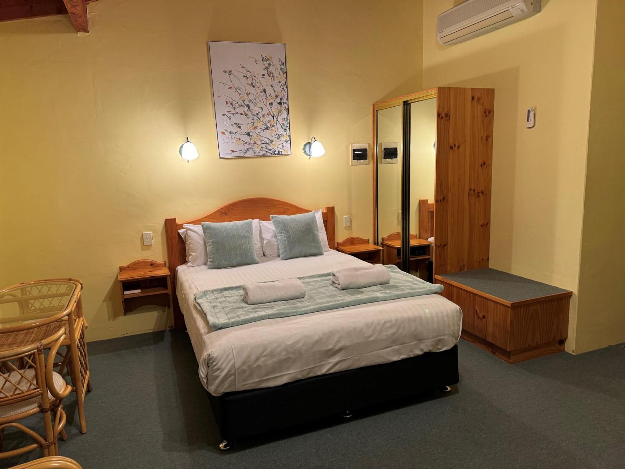 Coonawarra Place Motor Inn Exterior photo