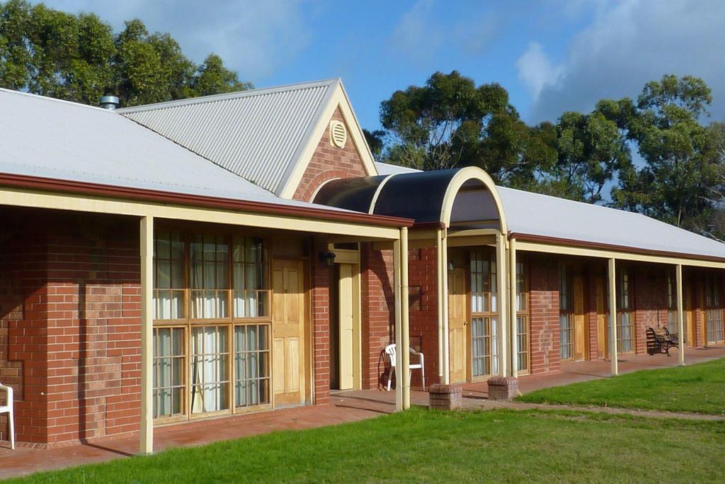 Coonawarra Place Motor Inn Exterior photo