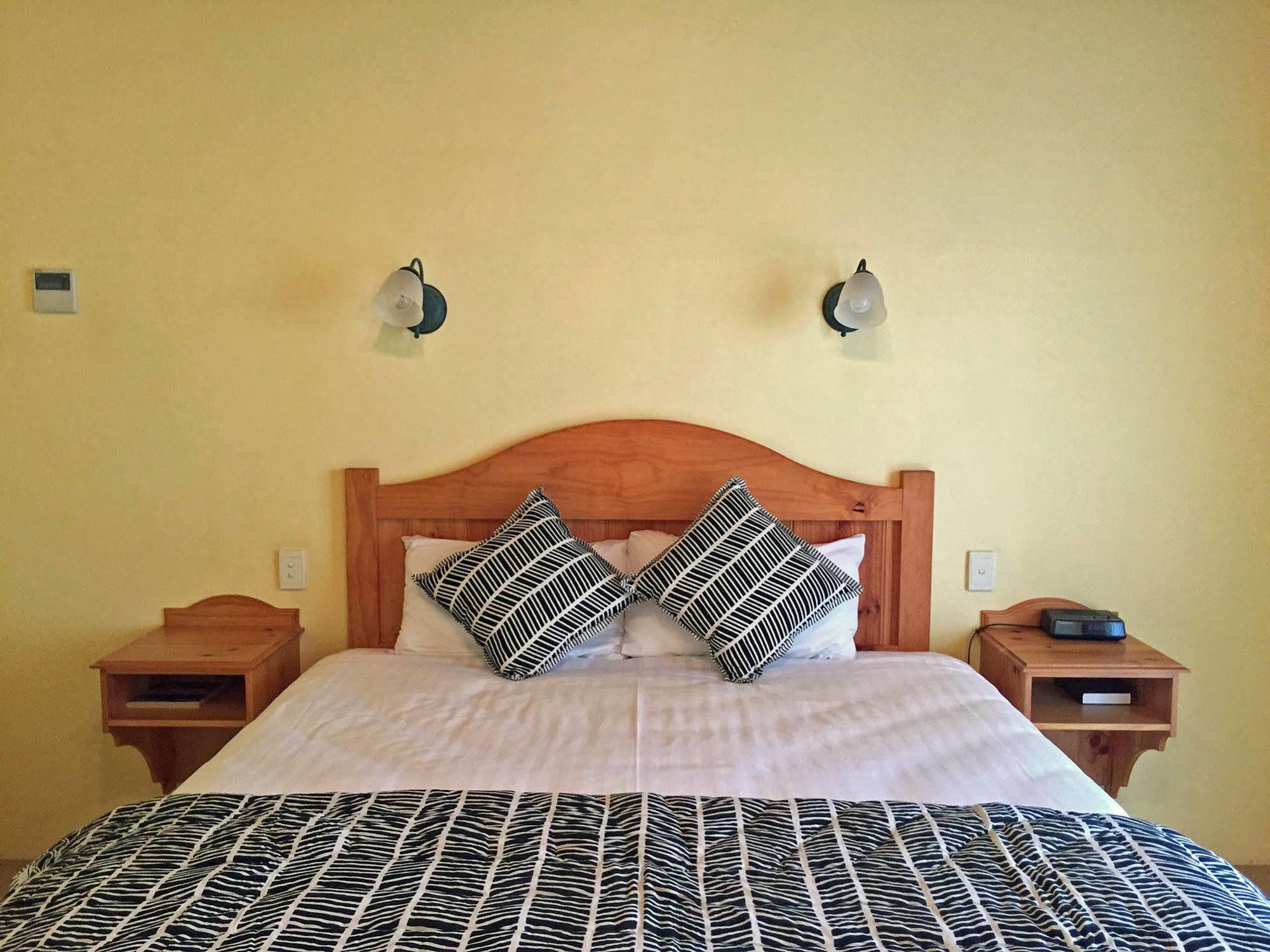 Coonawarra Place Motor Inn Exterior photo