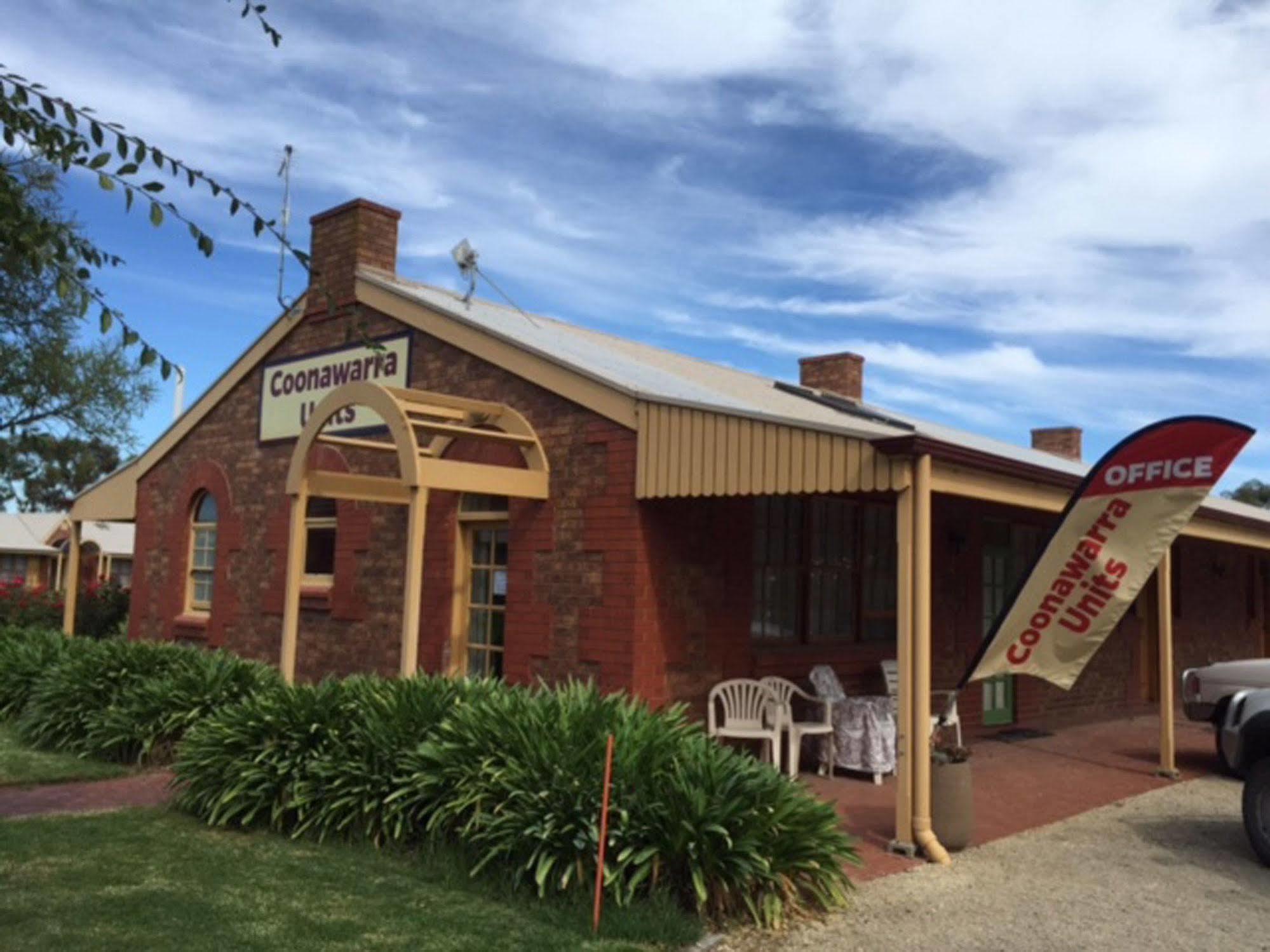 Coonawarra Place Motor Inn Exterior photo